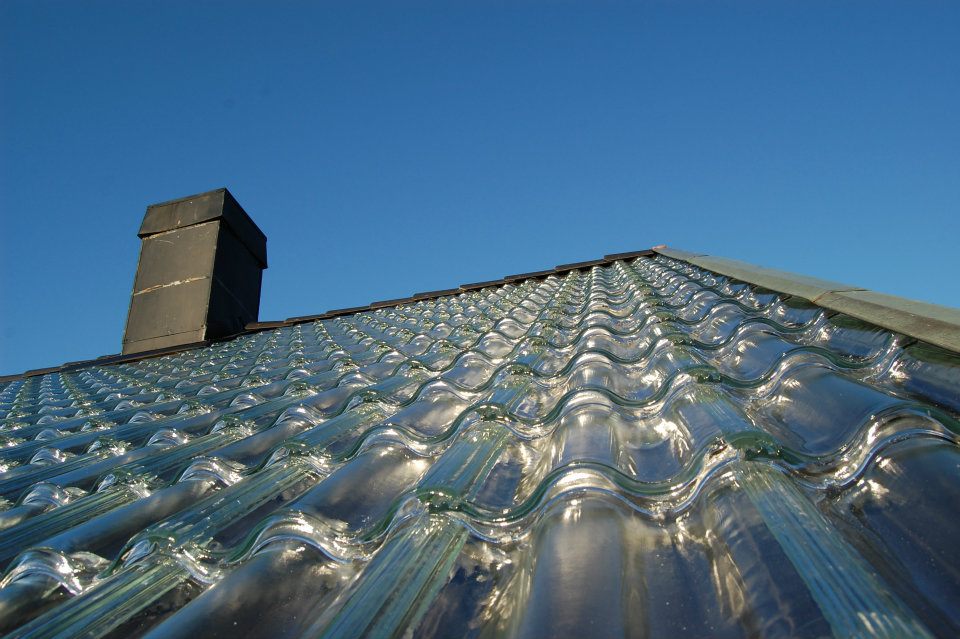 SolTech Energy Captures Solar Energy with Stylish Glass Roof Tiles